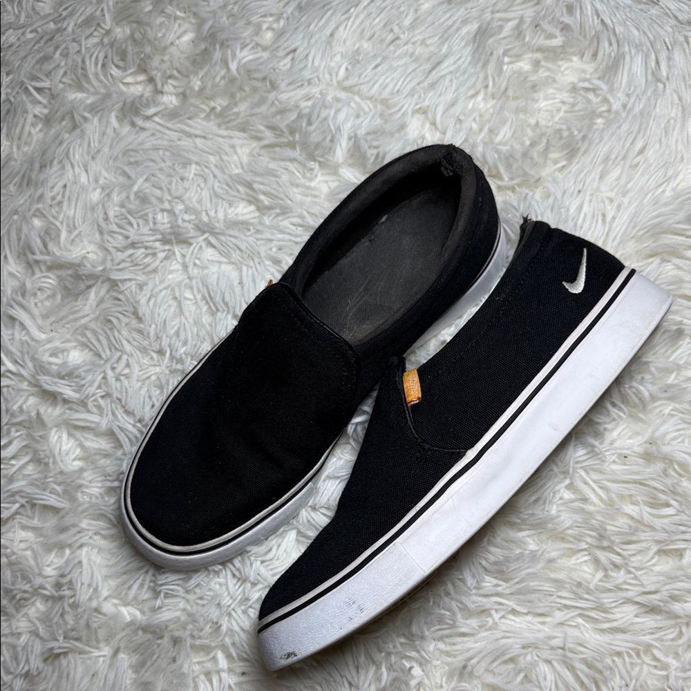 Nike Woman Black and White Slip-On Loafers